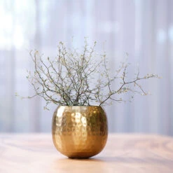 Kody Metal Plant Pots - Set Of 3 - Large - Gold 11 Kody Metal Plant Pots - Set Of 3 - Large - Gold -Plant Supplies Sale Kody Metal Plant Pots Set of 2 Small Gold Lifestyle 04 e647ea7b a884 491e bb70 0036300f239e