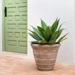 Treasure Selena Planter - Chalk Beige 11 Treasure Selena Planter - Chalk Beige -Plant Supplies Sale Treasure Selena Planter Chalk Beige Lifestyle 1